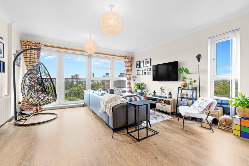 Property photo 3 of 22