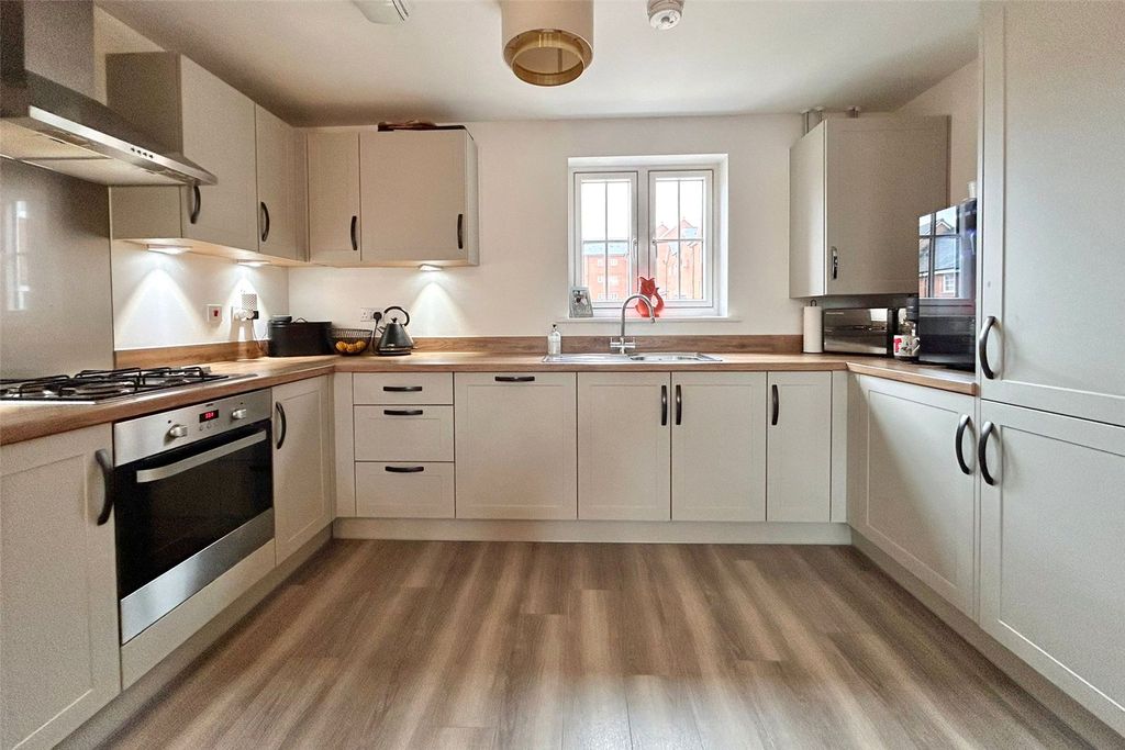 Property photo 3 of 15 Picture No. 23