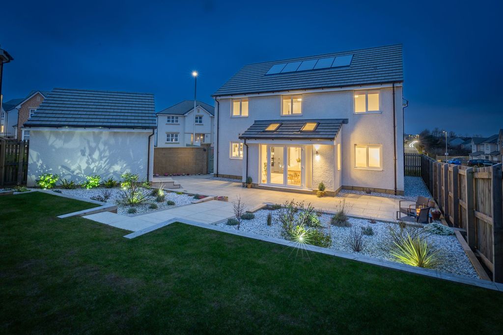 Property photo 1 of 34 Garden