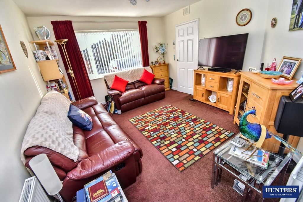 Property photo 3 of 14 Living Room