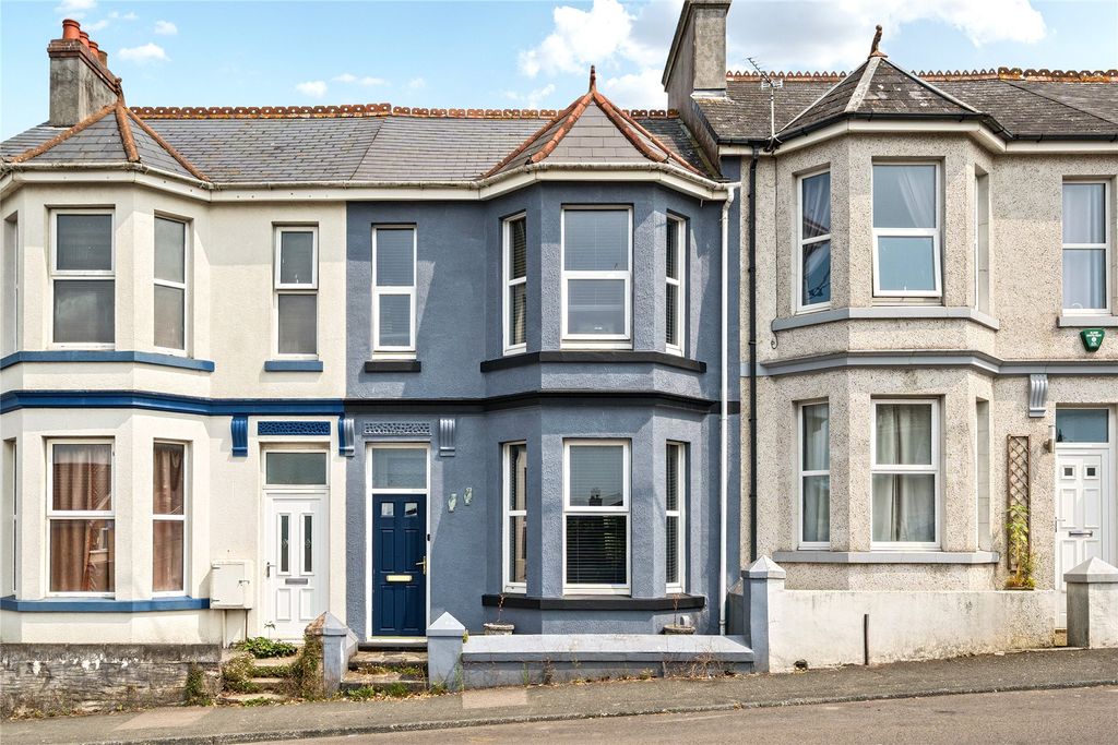 Property photo 1 of 19 1 - Front