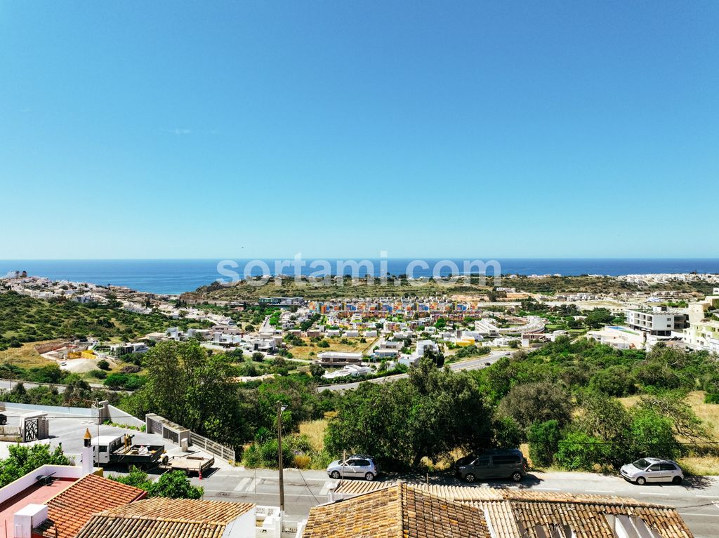 Property photo 3 of 39