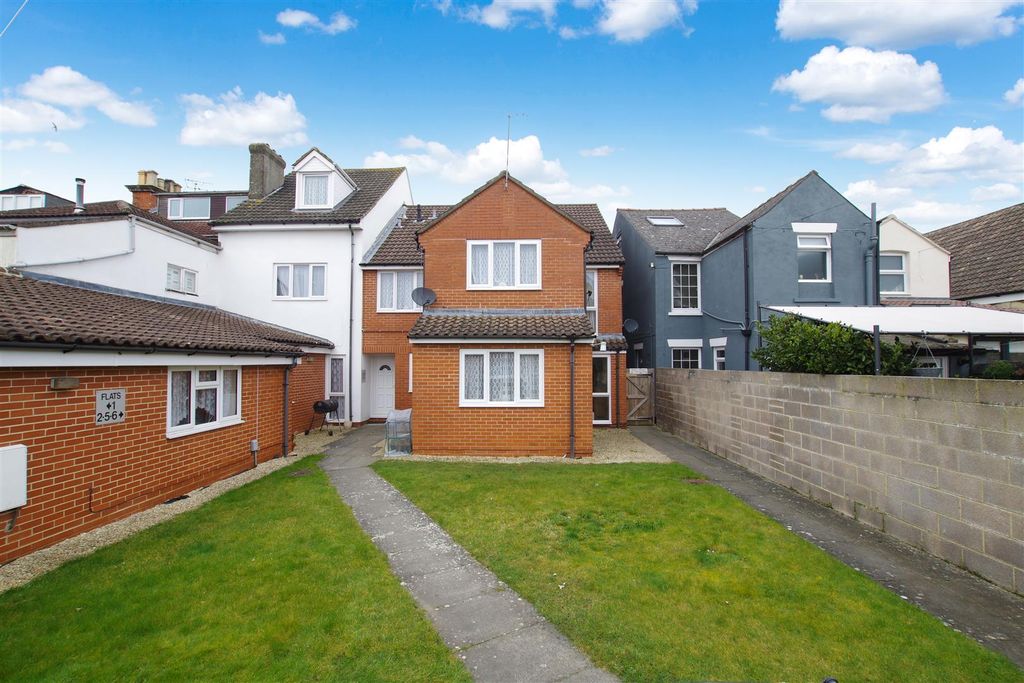 Property photo 1 of 10