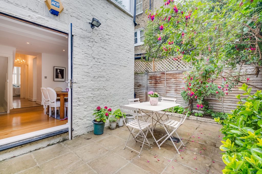 Property photo 1 of 6