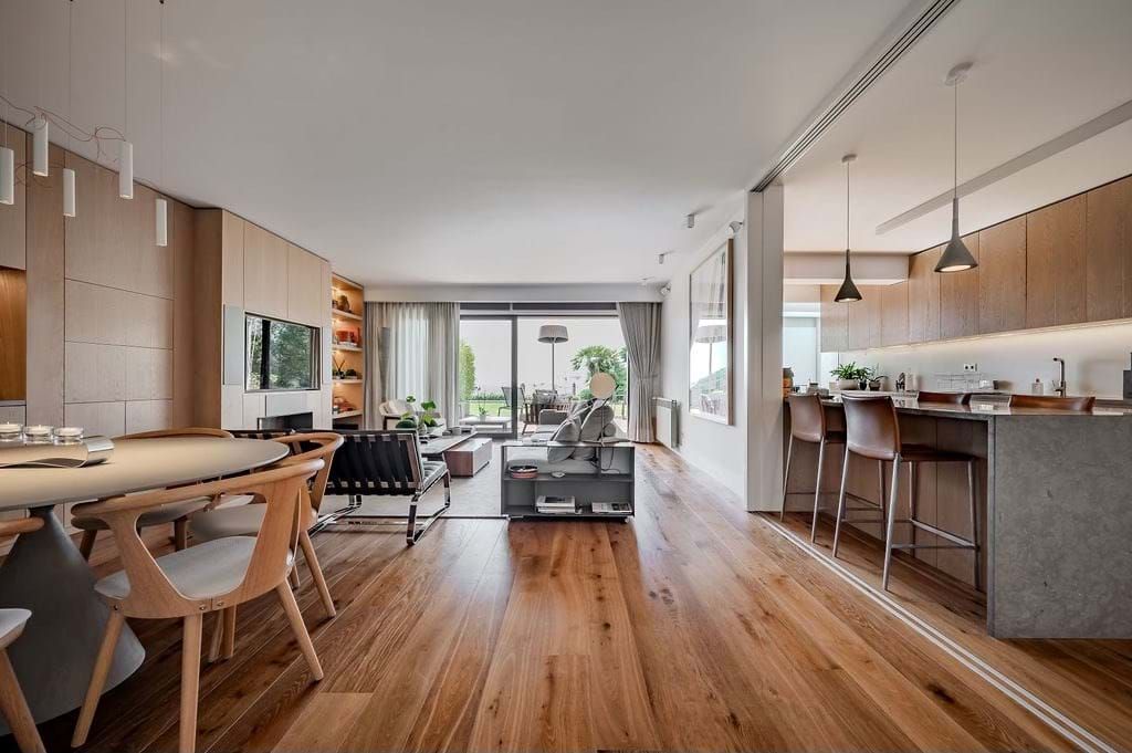 Property photo 1 of 40