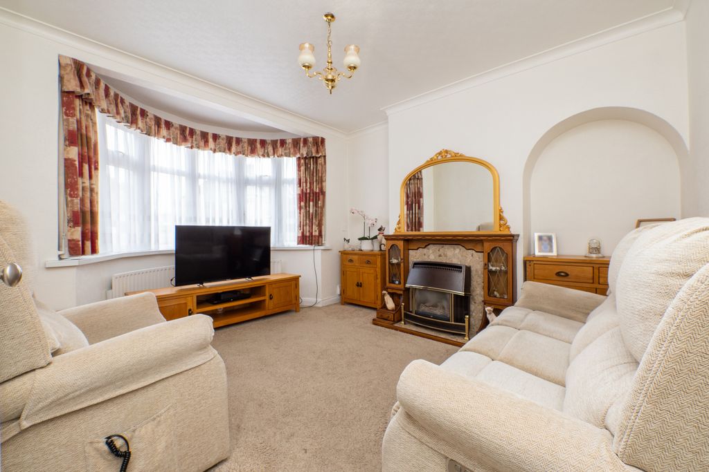 Property photo 2 of 22 Picture No. 06