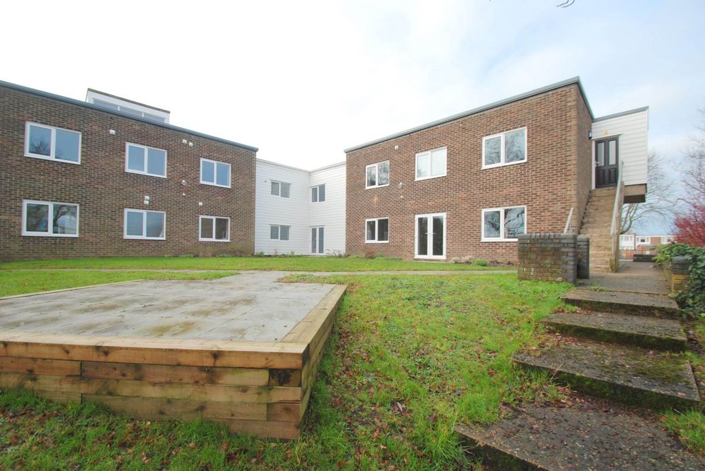 Property photo 1 of 5