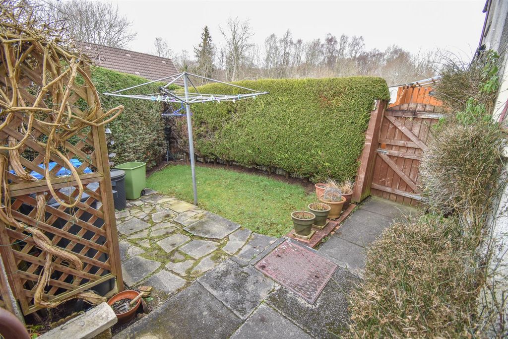 Property photo 2 of 18 Rear Garden (2)-2.Jpg