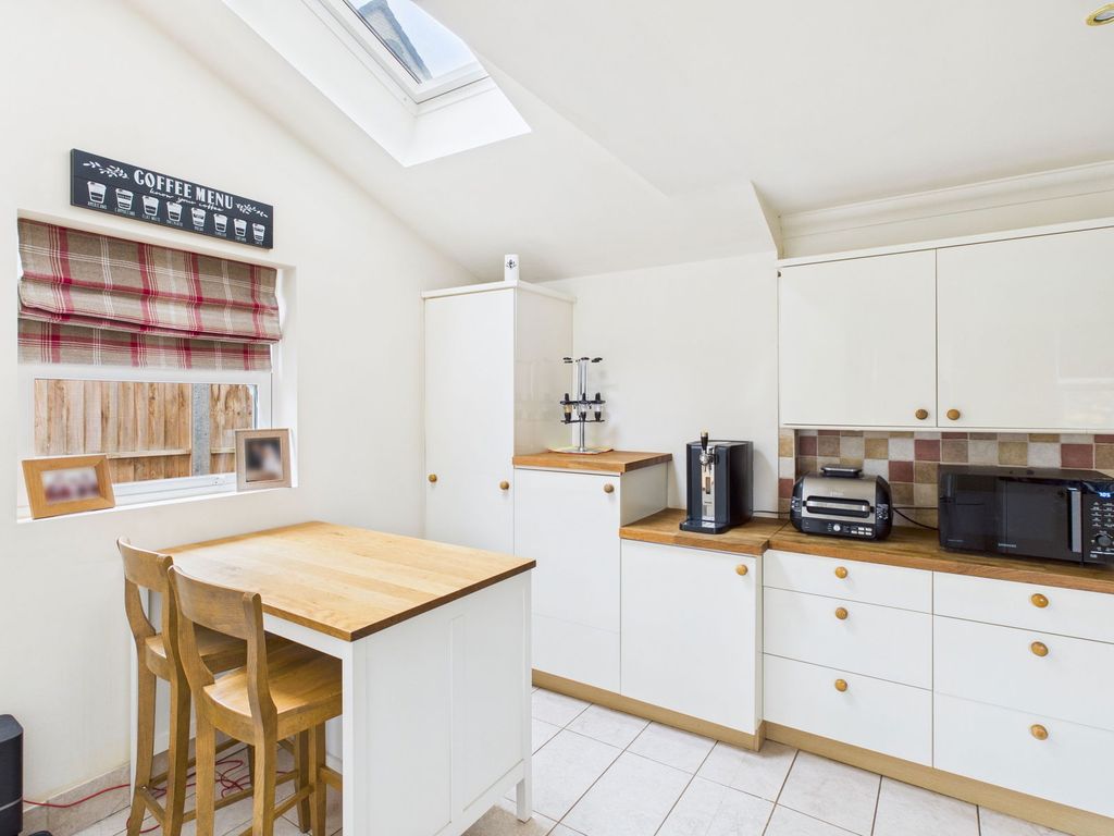 Property photo 3 of 23