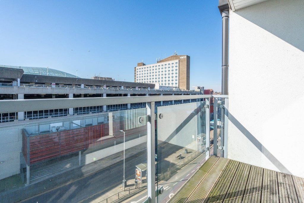 Property photo 2 of 8