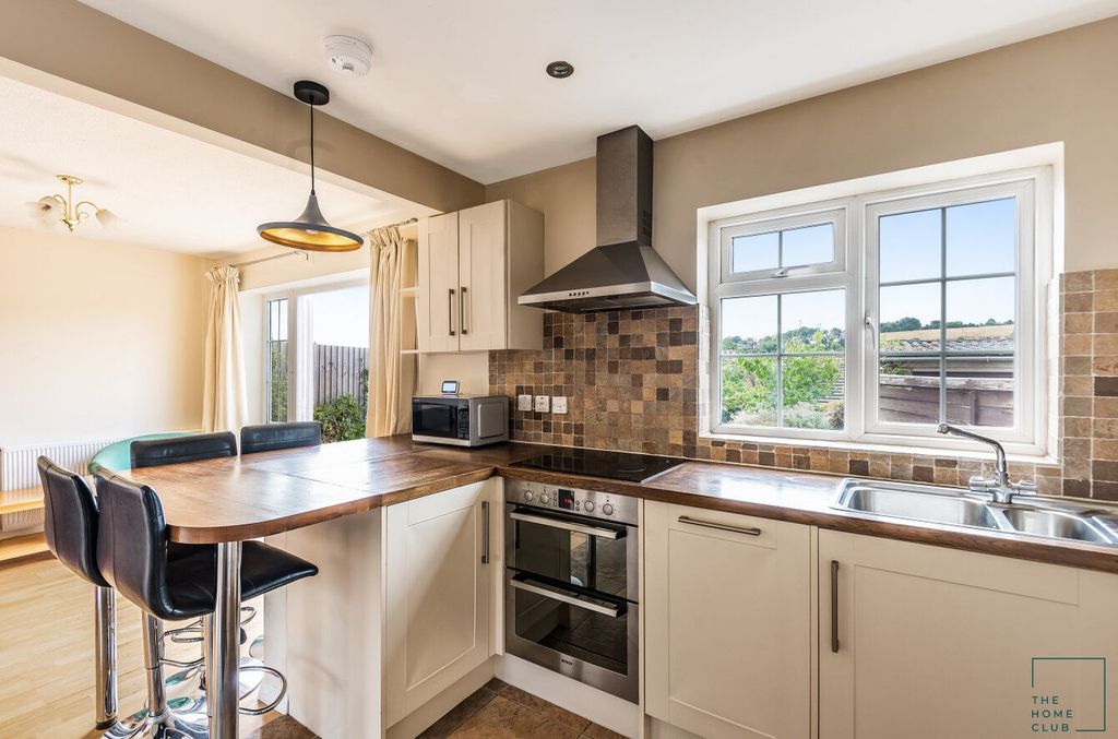 Property photo 3 of 16 Img_348_8_Original.Jpg