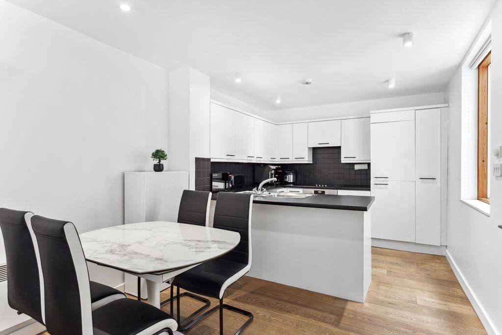 Property photo 2 of 12 Picture No. 16