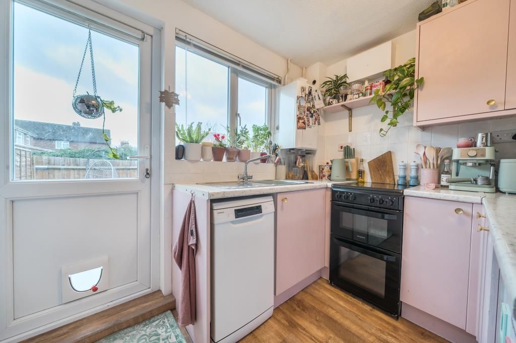 Property photo 3 of 20 Kitchen