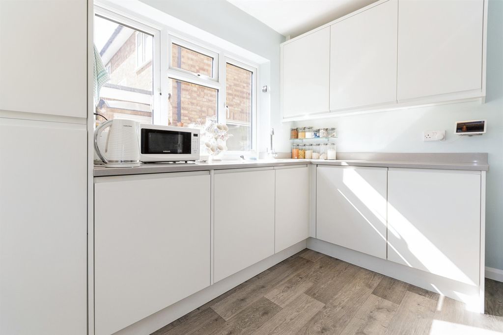 Property photo 2 of 14 Image