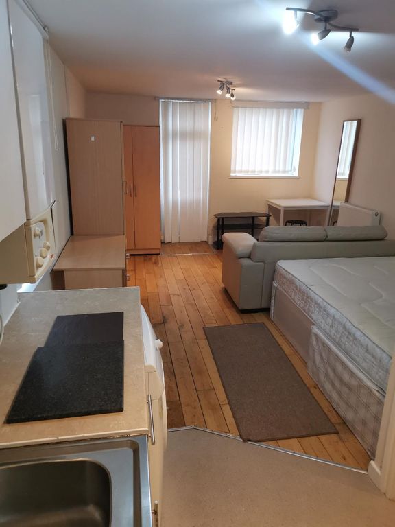 Property photo 1 of 6