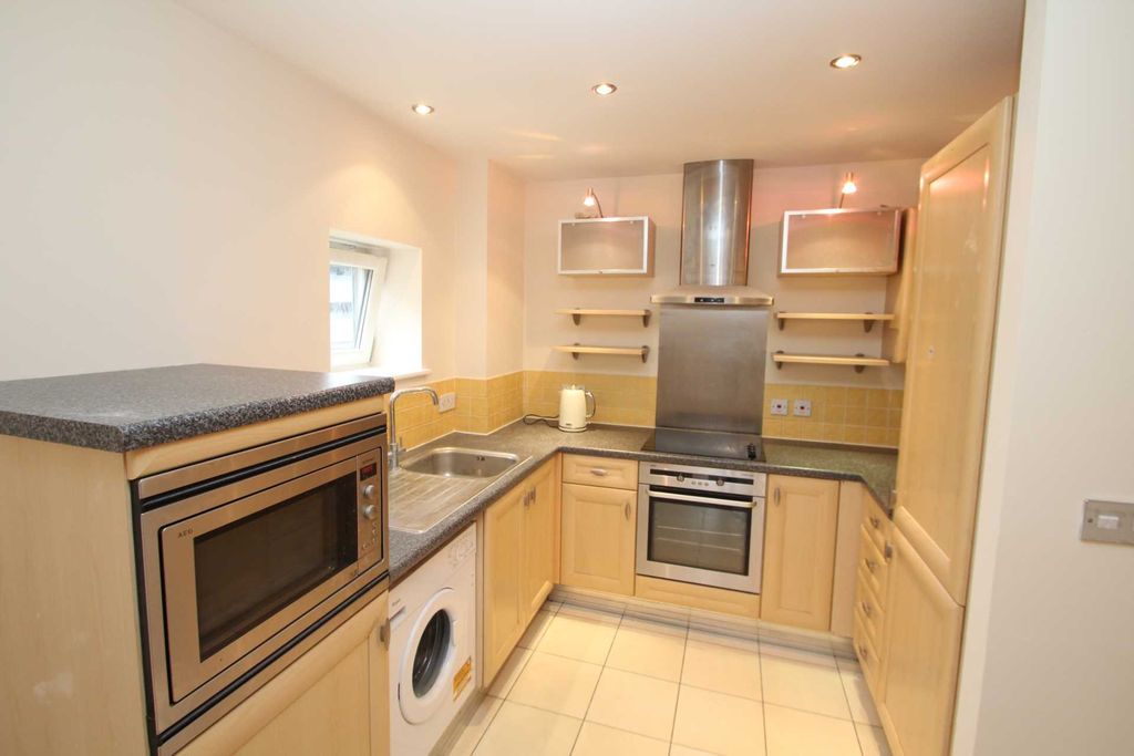 Property photo 2 of 8