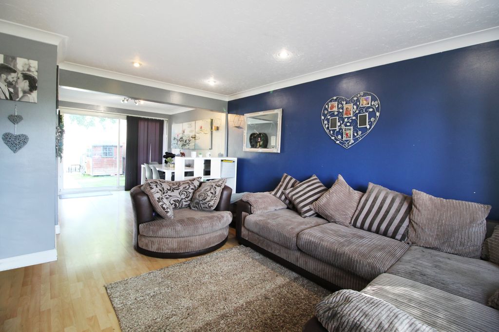 Property photo 2 of 13