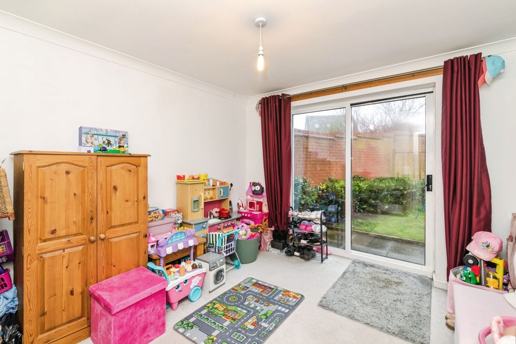 Property photo 2 of 20