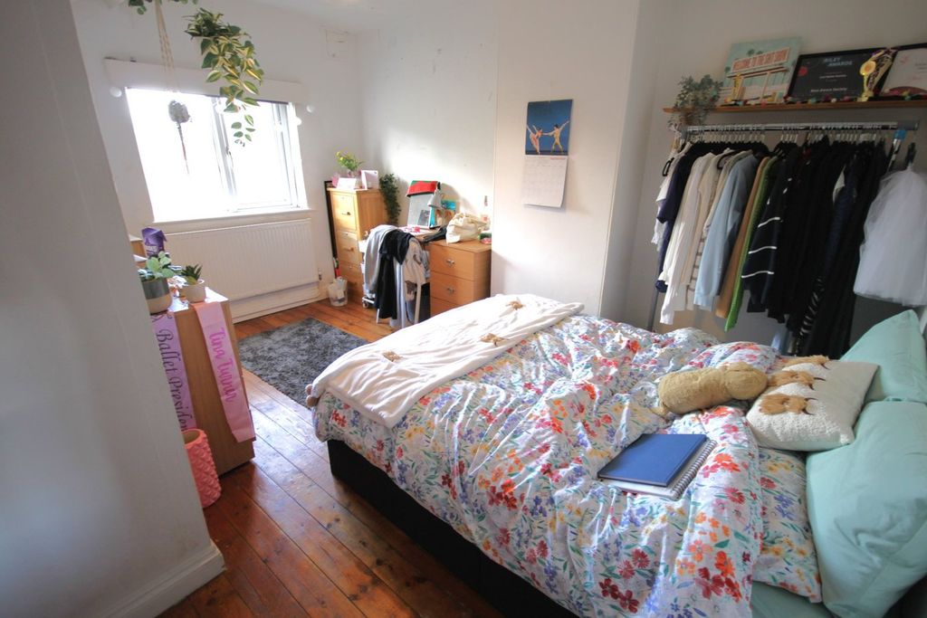 Property photo 2 of 3