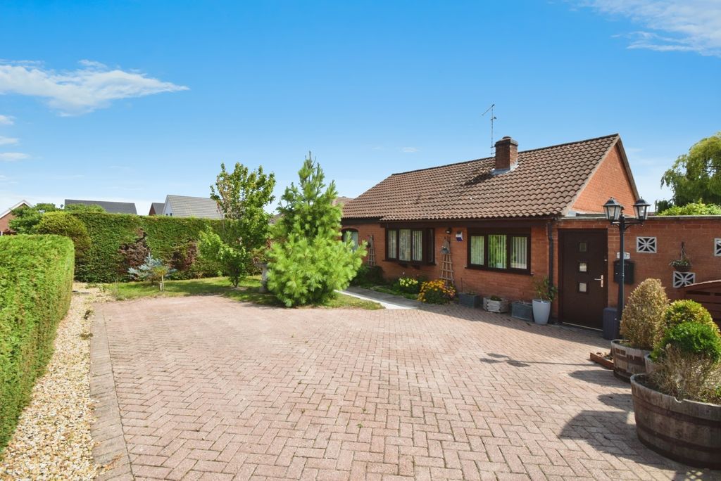 Property photo 1 of 17 Front