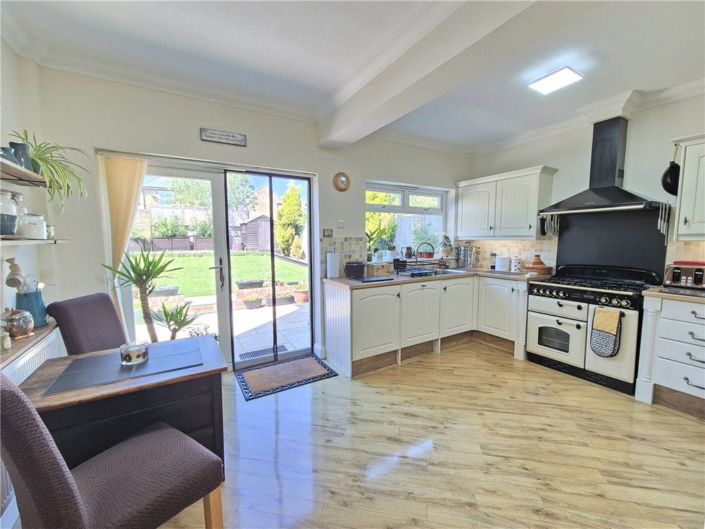 Property photo 3 of 19 Picture No. 04