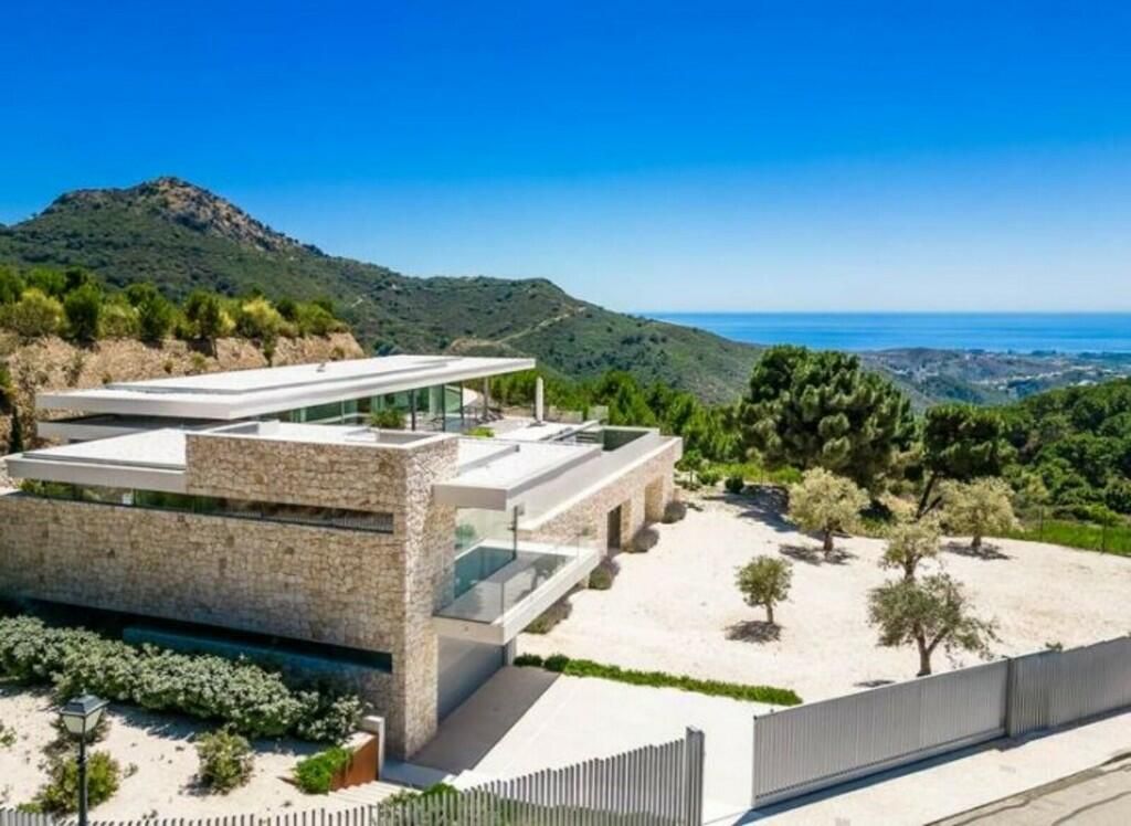 Property photo 2 of 3