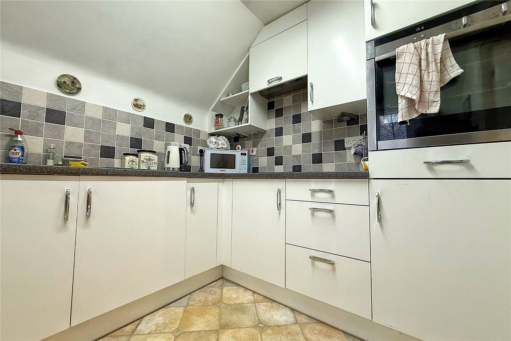 Additional image 7 of 2 bed flat for salePegasus Court, Bury Road, Rochdale, Greater Manchester OL11