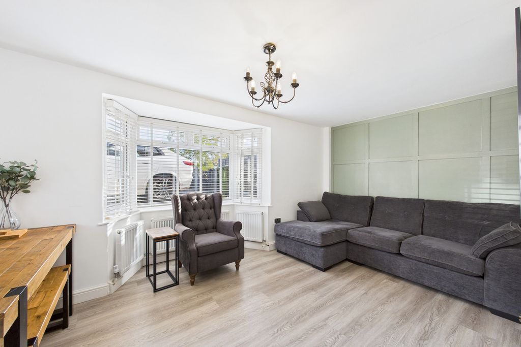 Property photo 2 of 25