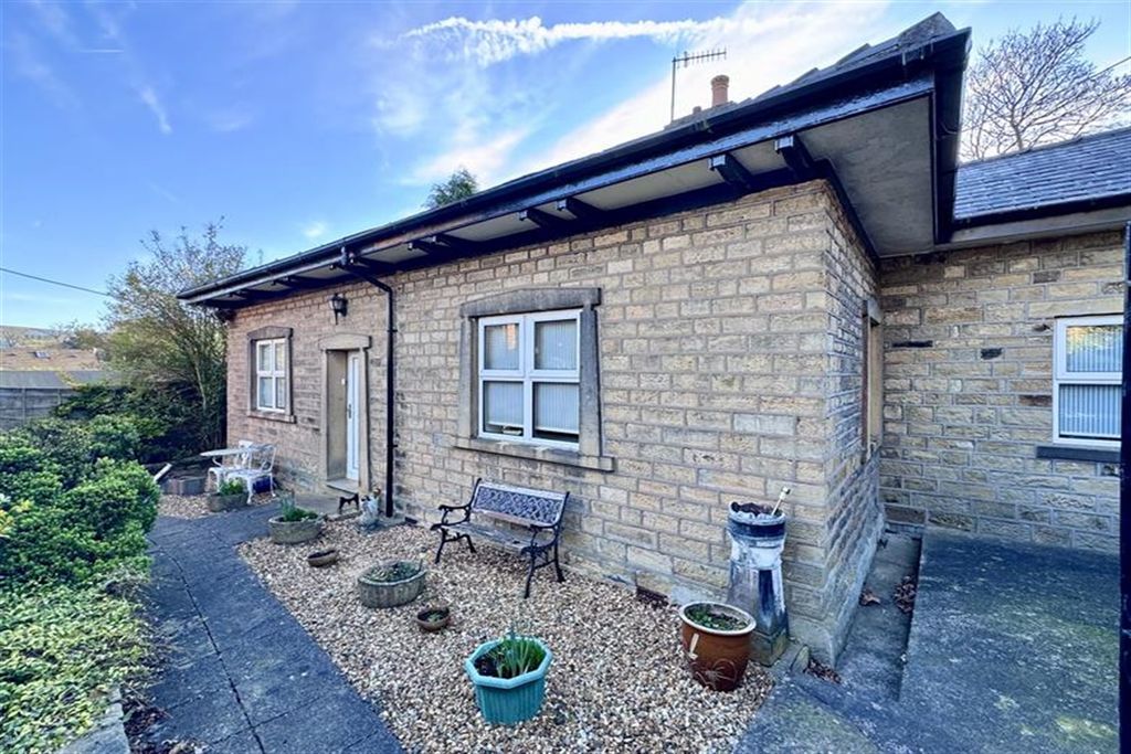 Property photo 1 of 25 (Main)
