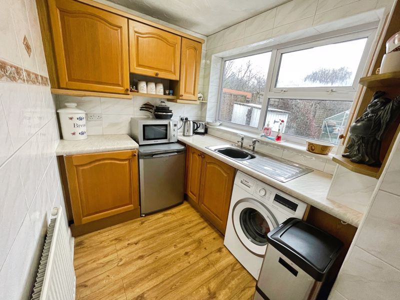 Property photo 3 of 25 Kitchen