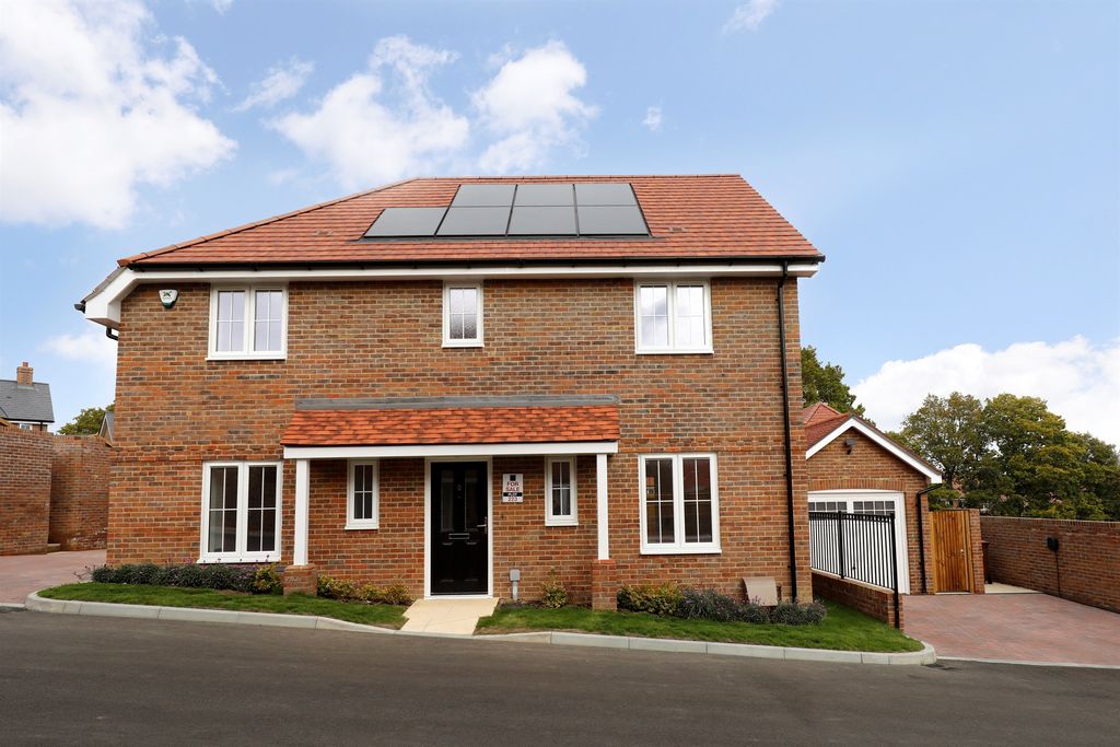 Property photo 1 of 18