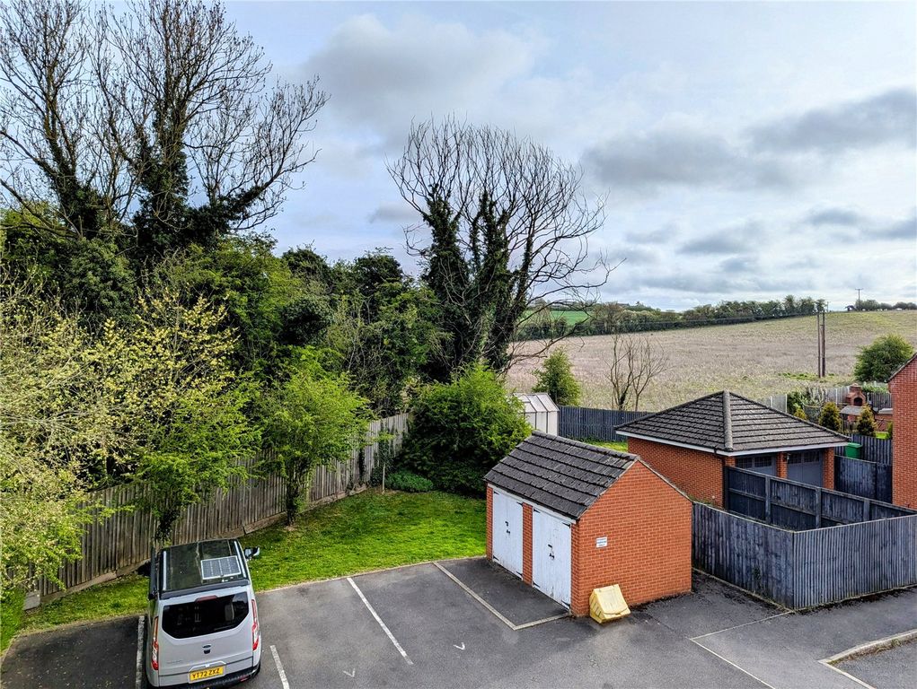 Property photo 2 of 18 Picture No. 26