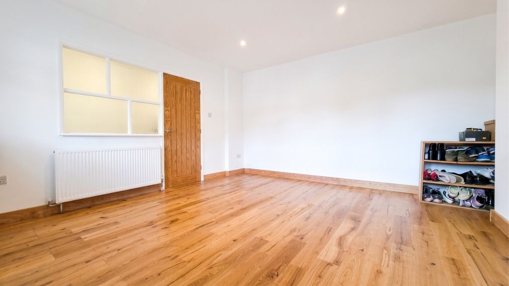 Property photo 3 of 19 5075585