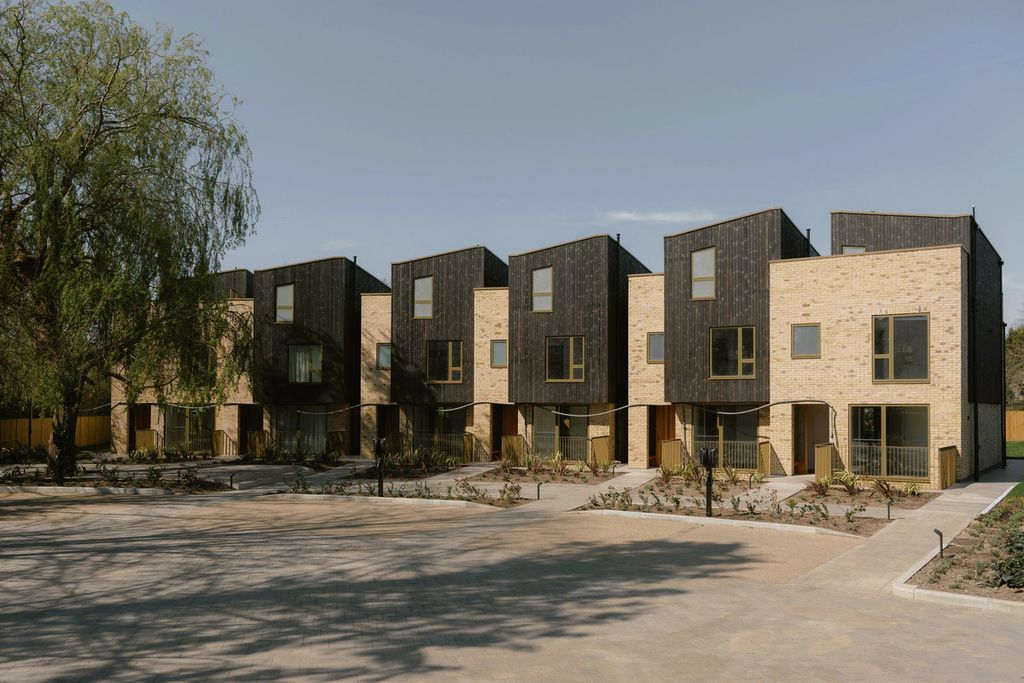 Property photo 3 of 13