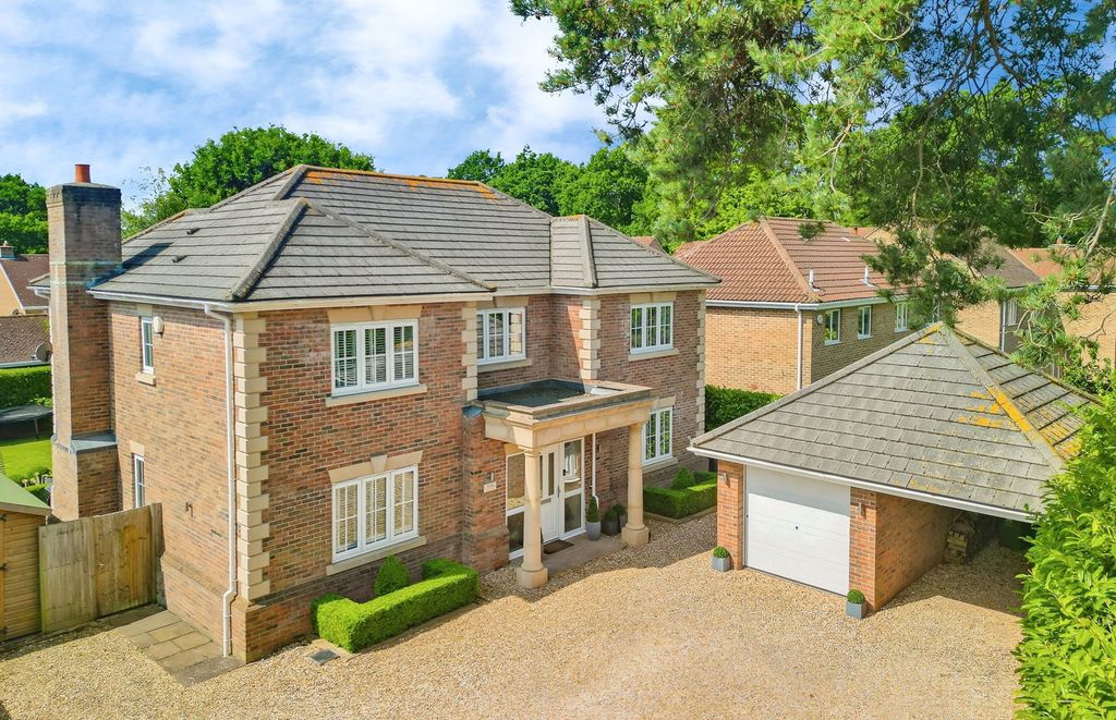 Property photo 1 of 59