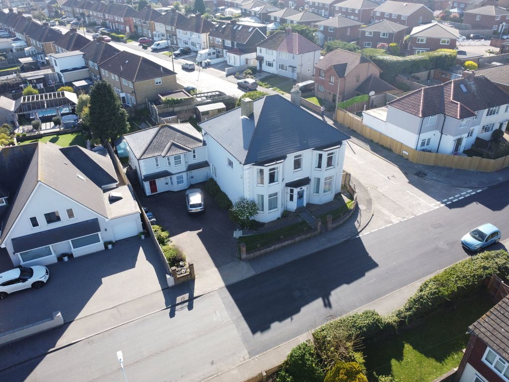 Property photo 1 of 30