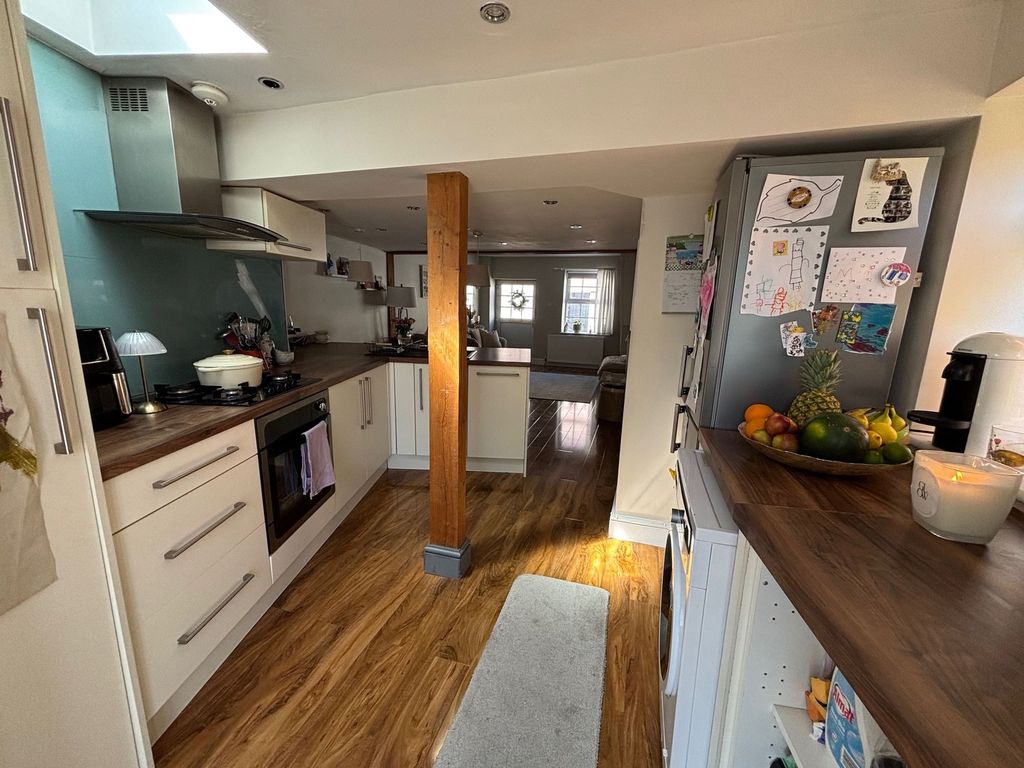 Property photo 3 of 13