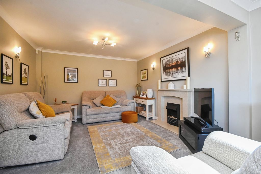 Property photo 2 of 35
