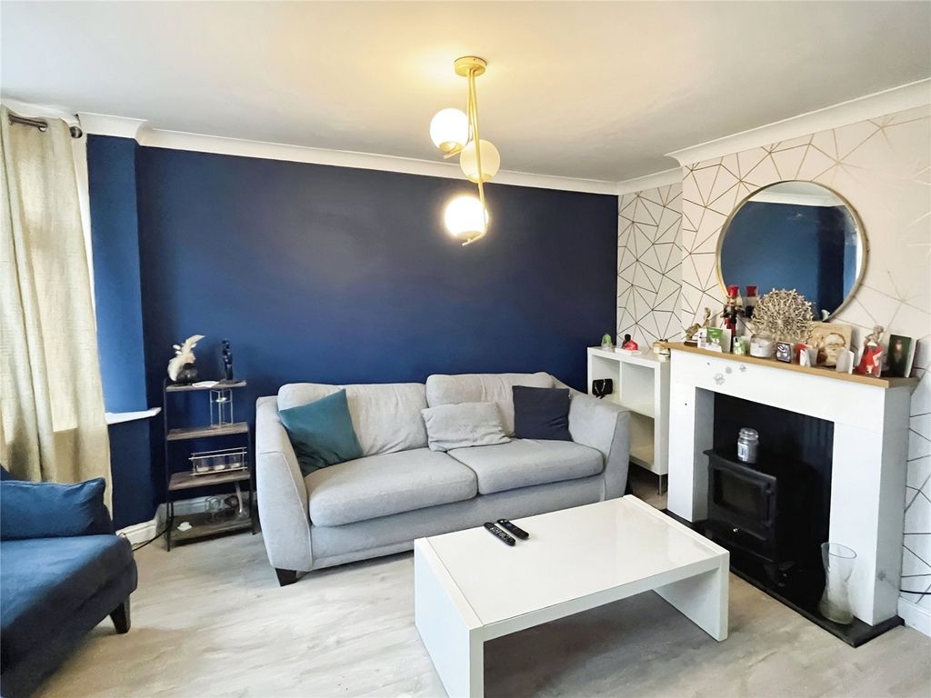 Property photo 3 of 13 Lounge No. 03