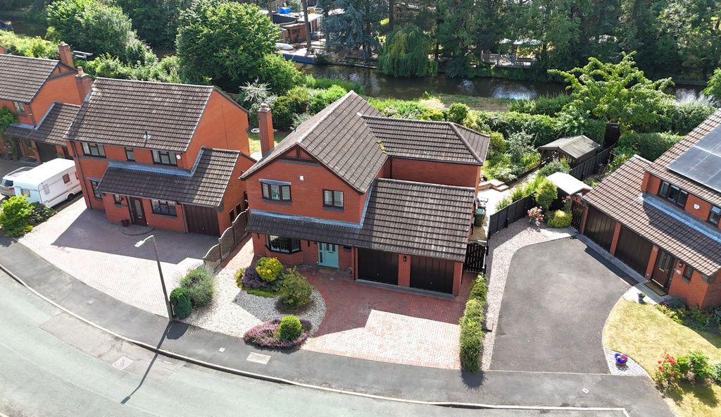 Property photo 1 of 76