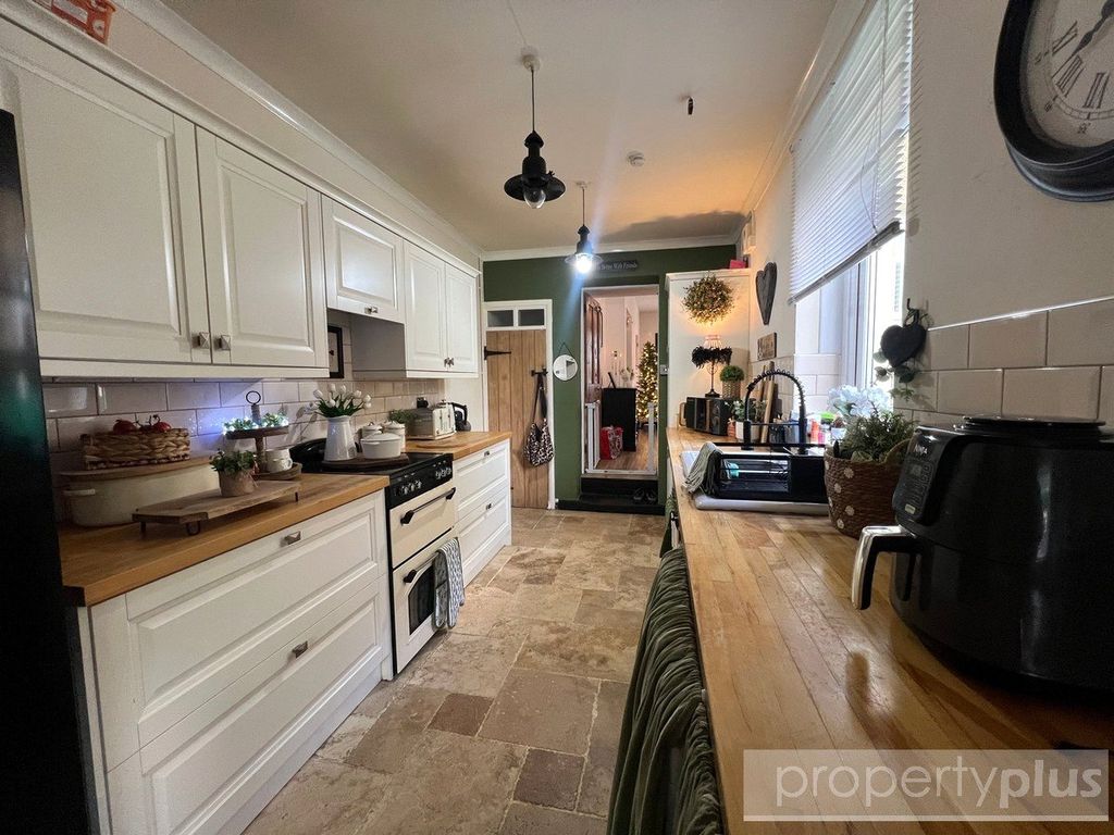 Property photo 2 of 12 Picture No. 04