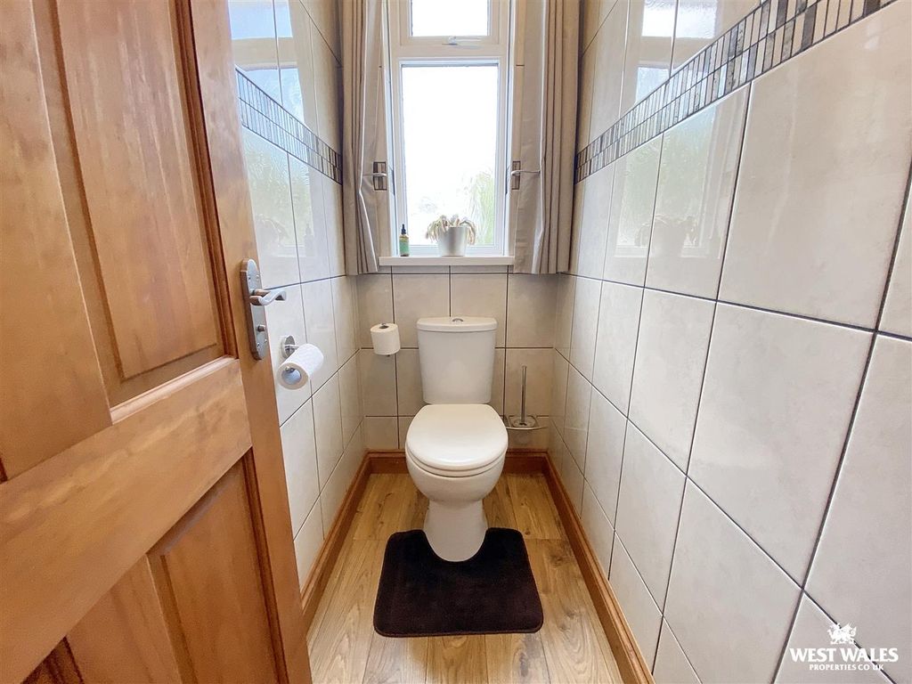 Additional image 18 of 3 bed detached house for salePier Road, Pembroke Dock SA72
