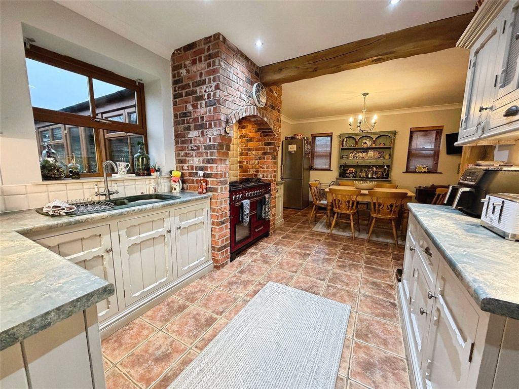 Property photo 3 of 26 Kitchen/Diner