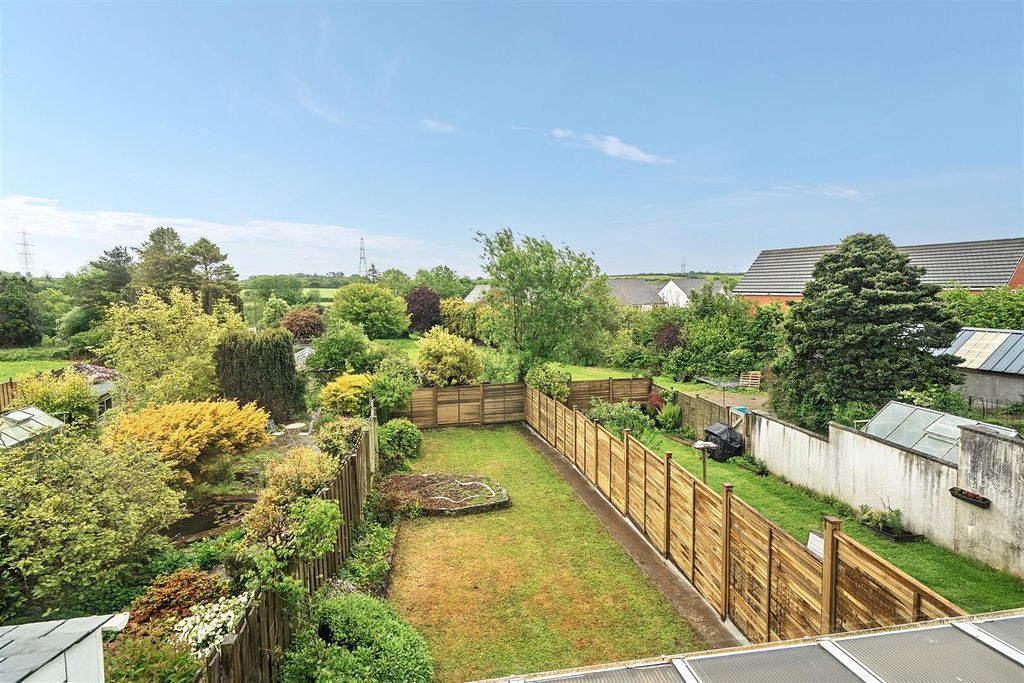 Property photo 2 of 18 Station Garden View. Bl.Jpg