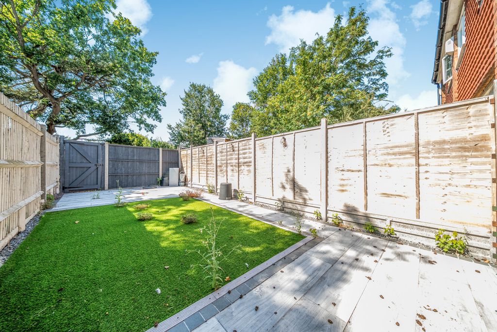 Property photo 3 of 18 1488678-19-6A4E9F...