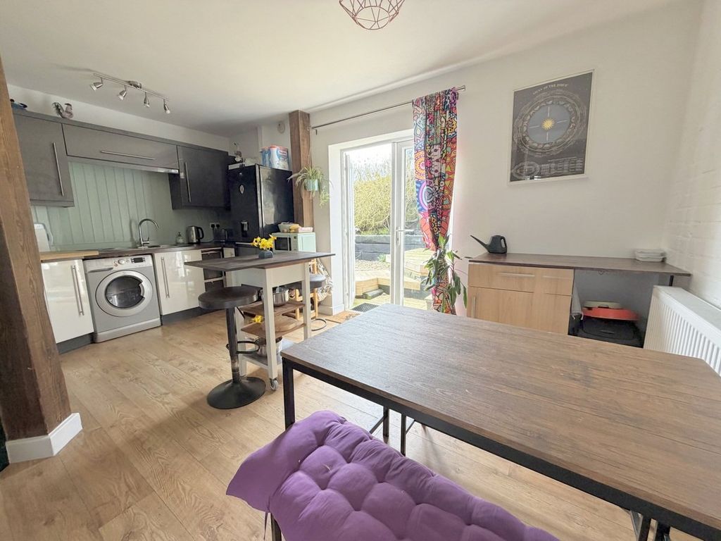 Property photo 3 of 26