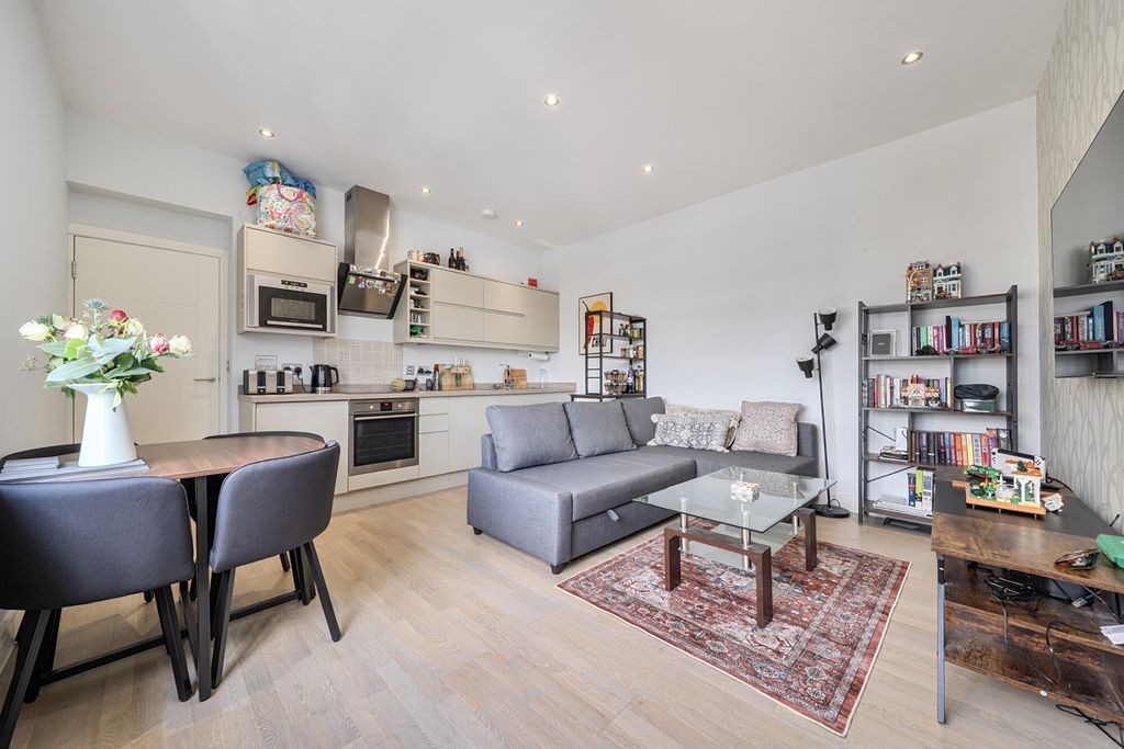Property photo 1 of 17 1485314-13-6A4522...