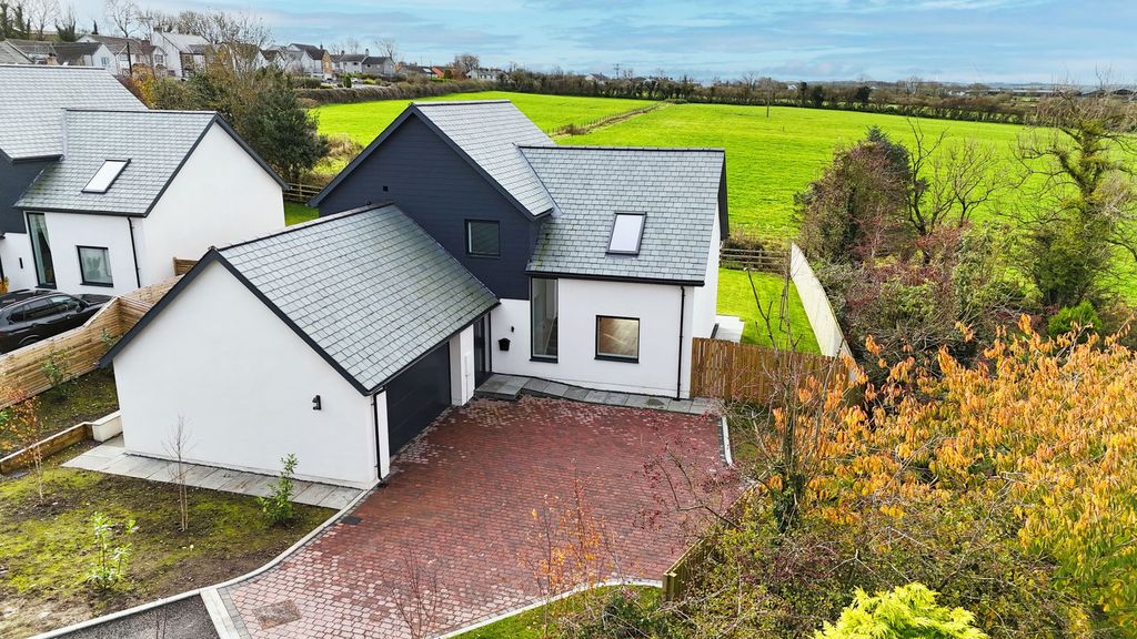 Property photo 1 of 21