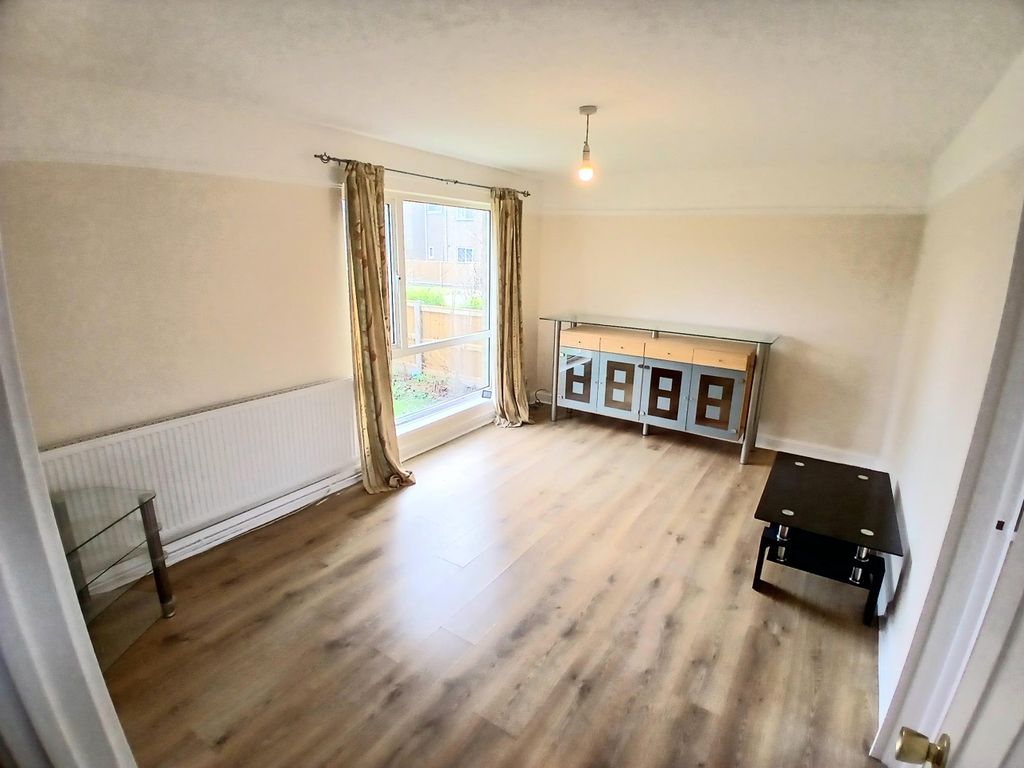 Property photo 3 of 25 Image