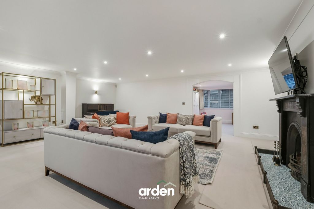 Property photo 3 of 22